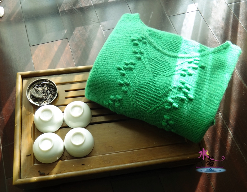 201539  煙花碧（羊絨圓領套頭衫） - 水若 - 滿溪流水香