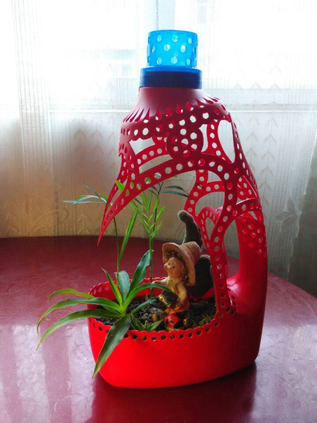 民間高手；用洗衣液瓶做成“花盆”，太漂亮了，太厲害了！ - 李逵的博客