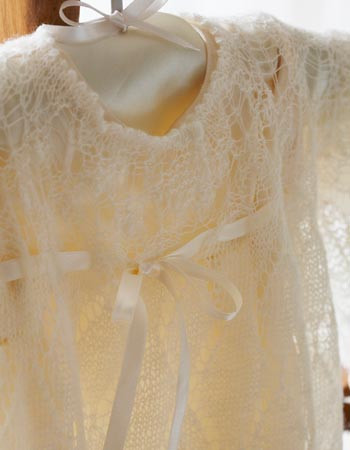 New Prince swaddled in knitted lace - 大愛英國小王子的蕾絲毯子[花樣圖解搜索中] [我和我的小伙伴們都被它吸引了！] - 舒舒愛折騰 - 上班折騰打印機，下班奶娃打毛衣