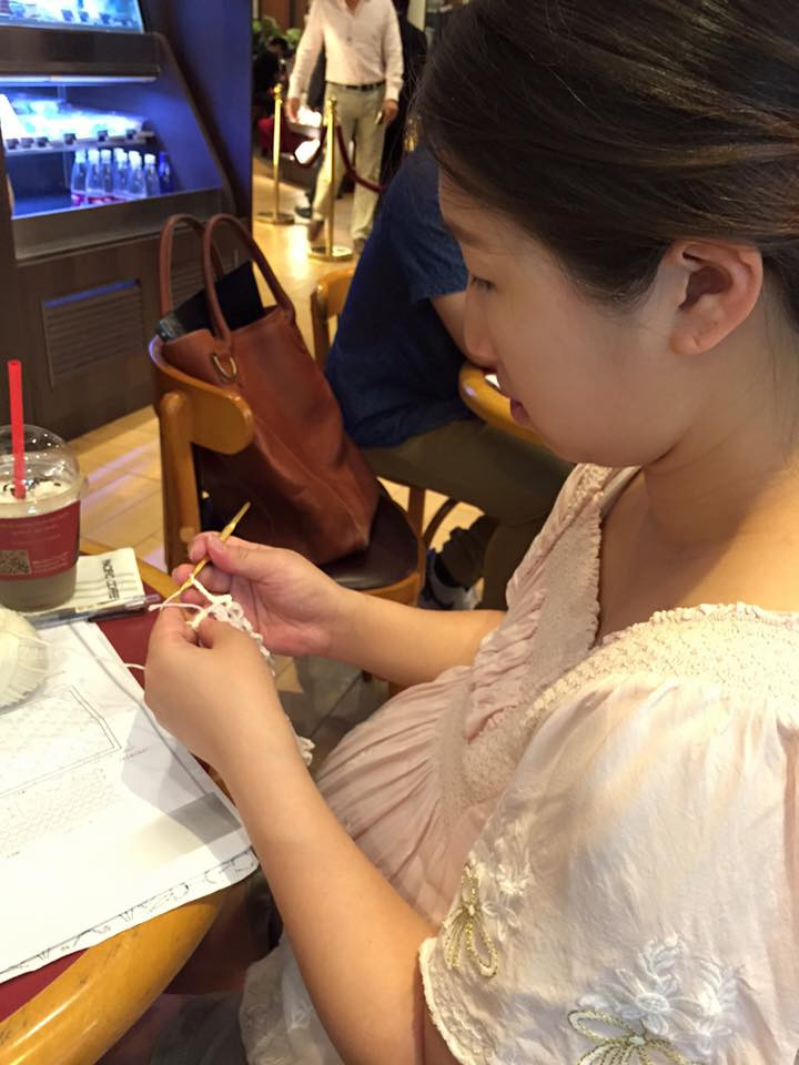 在香港做義工：教了鉤針8節(jié)課時 - Daphne Tsui - 因為愛所以愛
